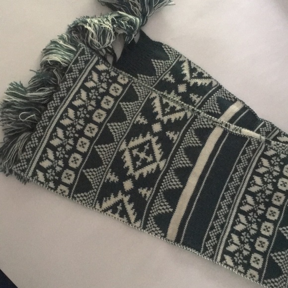 Scarf - Picture 2 of 4